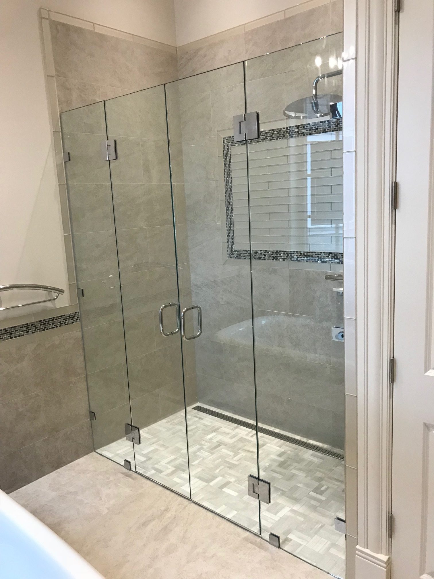 Bestbath Walk In Shower Roll-in Shower Handicap Showers Ada