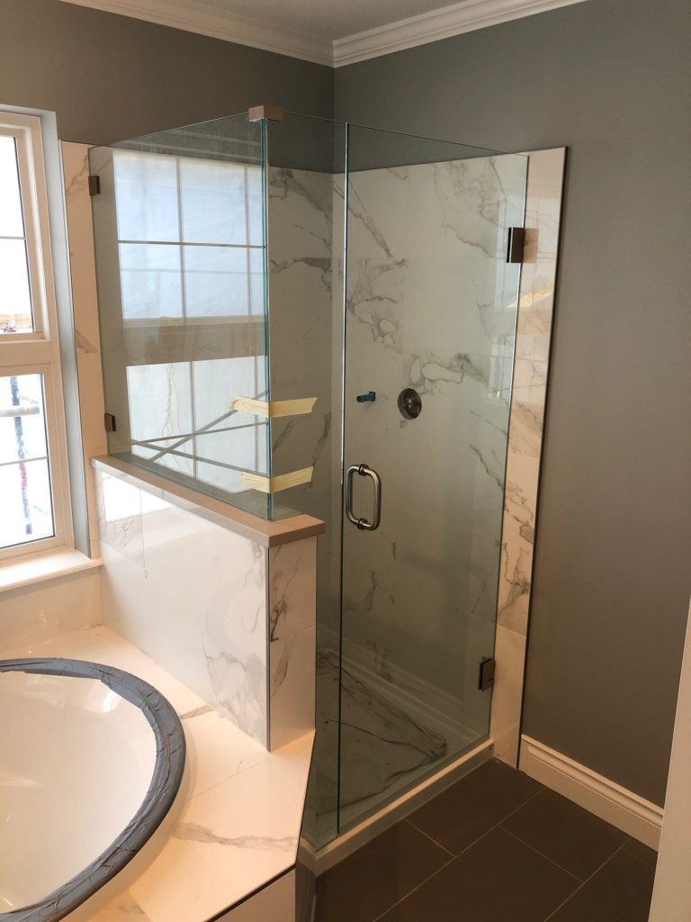 frameless-shower-door-notched-panel-90-degree-return-valley-west-glass